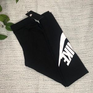 COPY - Nike Women’s Sportswear Training Gym Leggi…